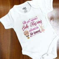 İlk Göz Ağrımız Ailemizin Birtanesi yazılı bebek zıbını